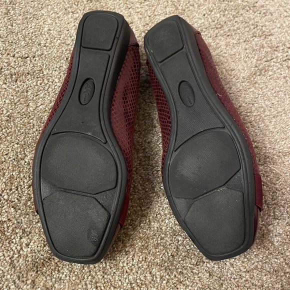 Women's AK Sport Burgundy Flats Size 8.5 M Like New Comfy - Picture 9 of 9